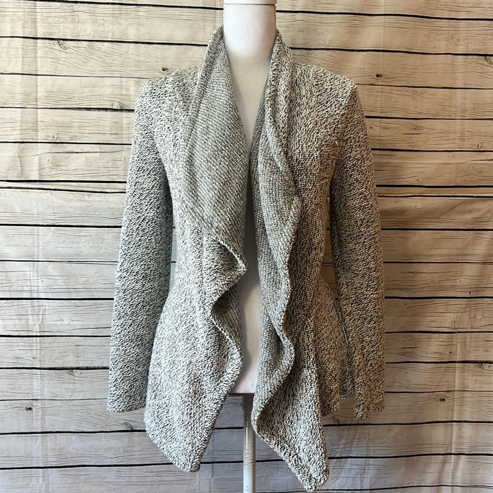 BNCI Elegant Gray Knit Jacket Size Small